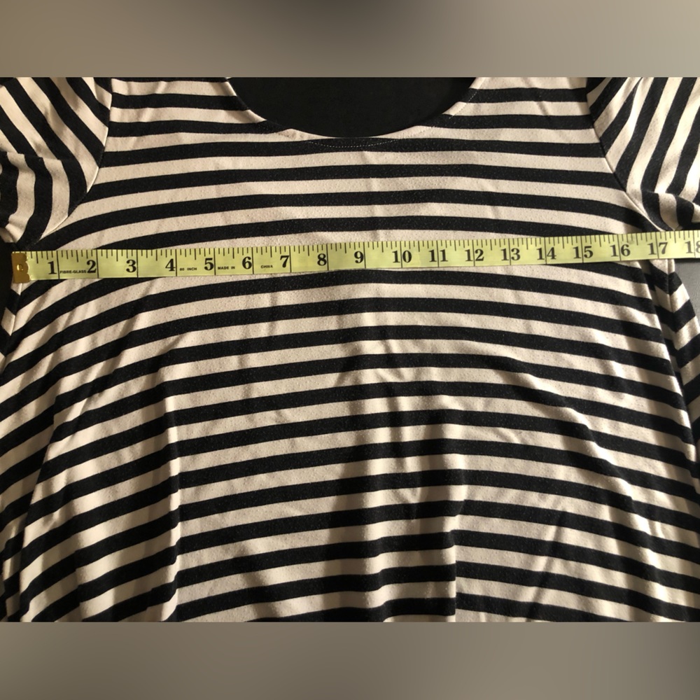 American Eagle semi open back stripped shirt - Picture 4 of 5